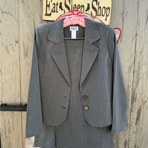 Vintage BFA CLASSICS Gray Blazer and skirt set